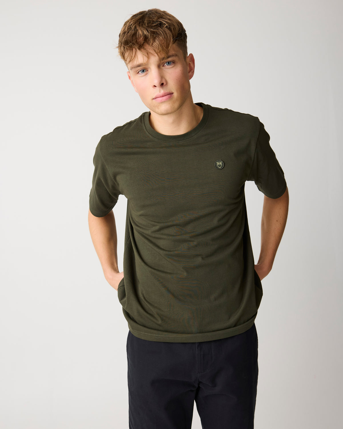 Regular fit Badge t-shirt - Forest Night