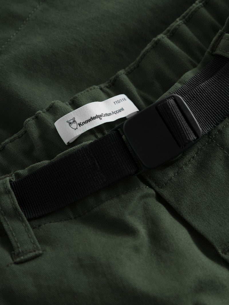 KnowledgeCotton Apparel - YOUNG Baggy twill shorts belt details Shorts 1090 Forrest Night