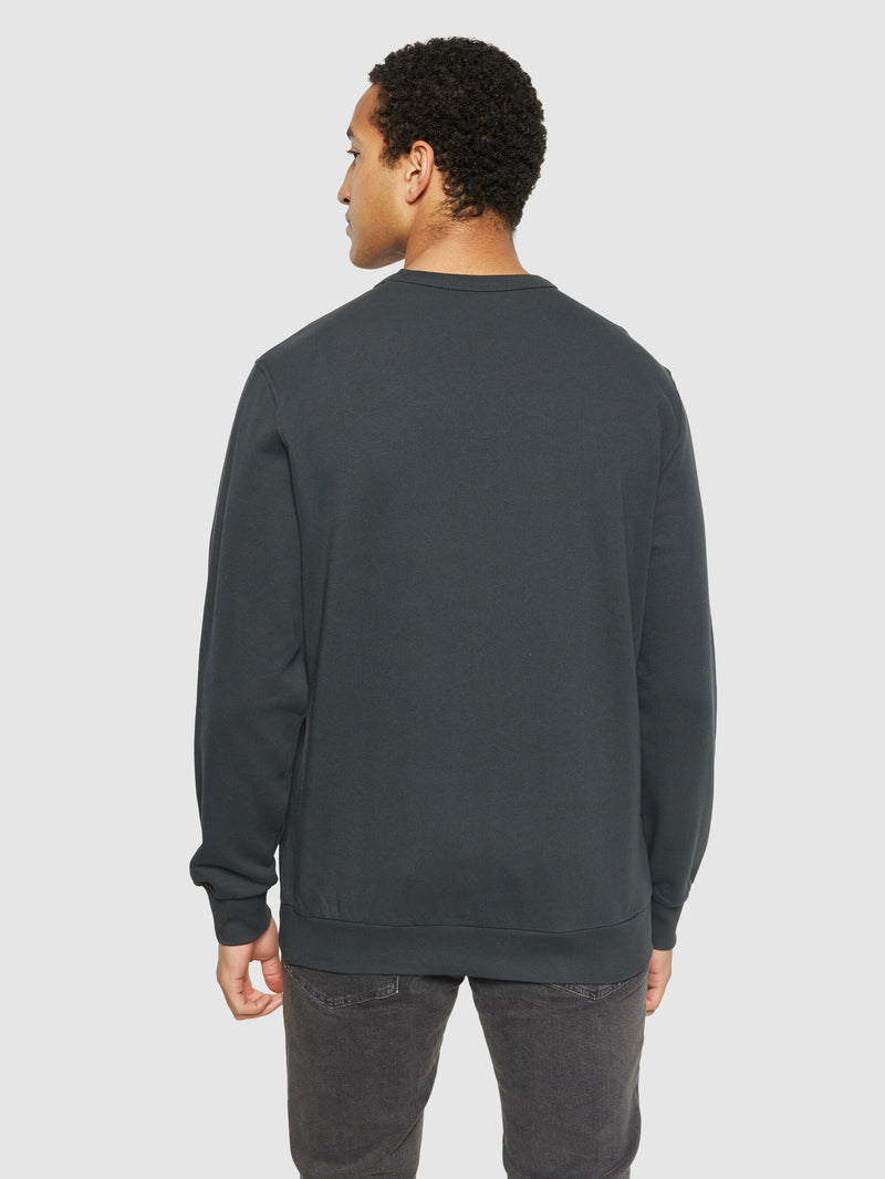 KnowledgeCotton Apparel - MEN Basic badge sweat Sweats 6031 Phantom