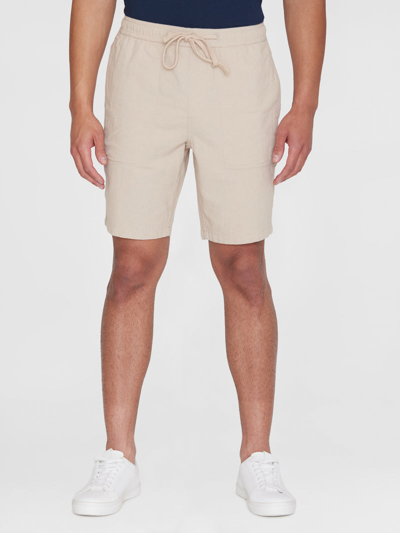 KnowledgeCotton Apparel - MEN FIG loose crushed cotton shorts - GOTS/Vegan Shorts 1228 Light feather gray