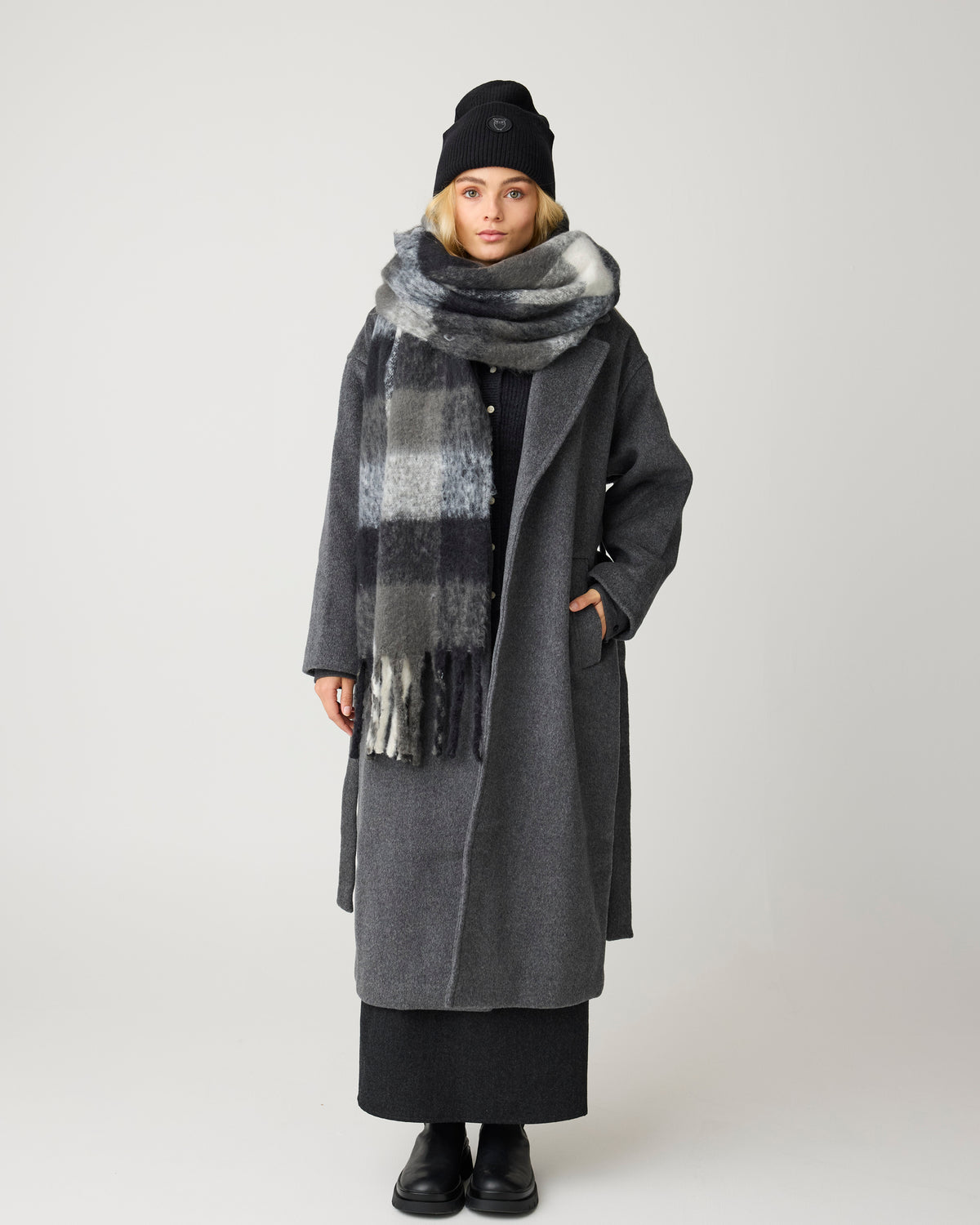 KnowledgeCotton Apparel - UNI Recycled fringe scarf Scarfs 7003 Black check