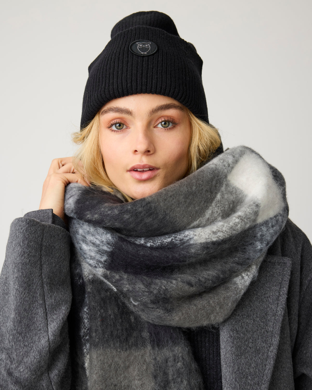 KnowledgeCotton Apparel - UNI Recycled fringe scarf Scarfs 7003 Black check