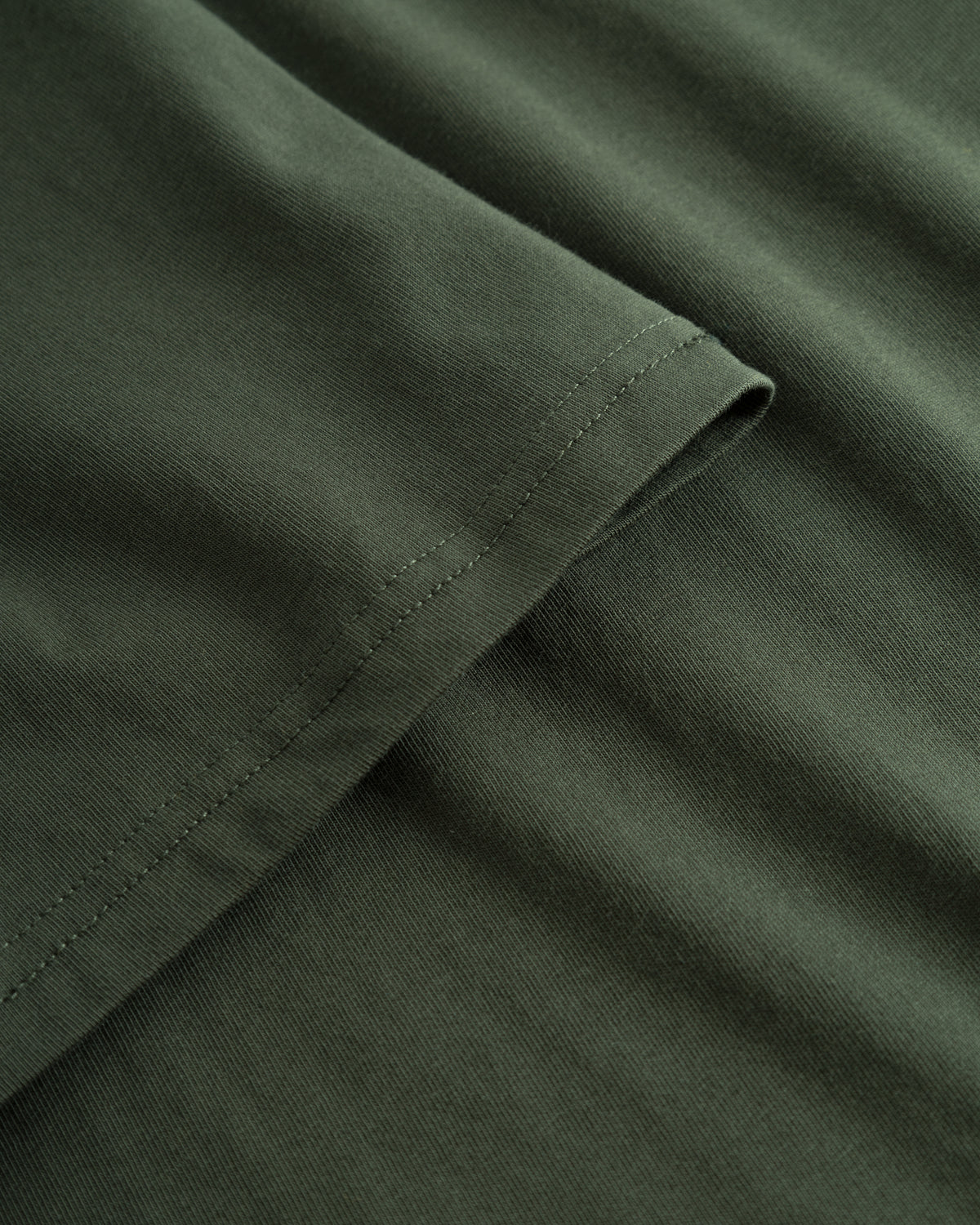 KnowledgeCotton Apparel - MEN Regular fit Badge t-shirt T-shirts 1090 Forest Night