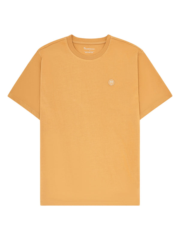 KnowledgeCotton Apparel - MEN Regular fit Badge t-shirt T-shirts 1484 Apple Cinnamon