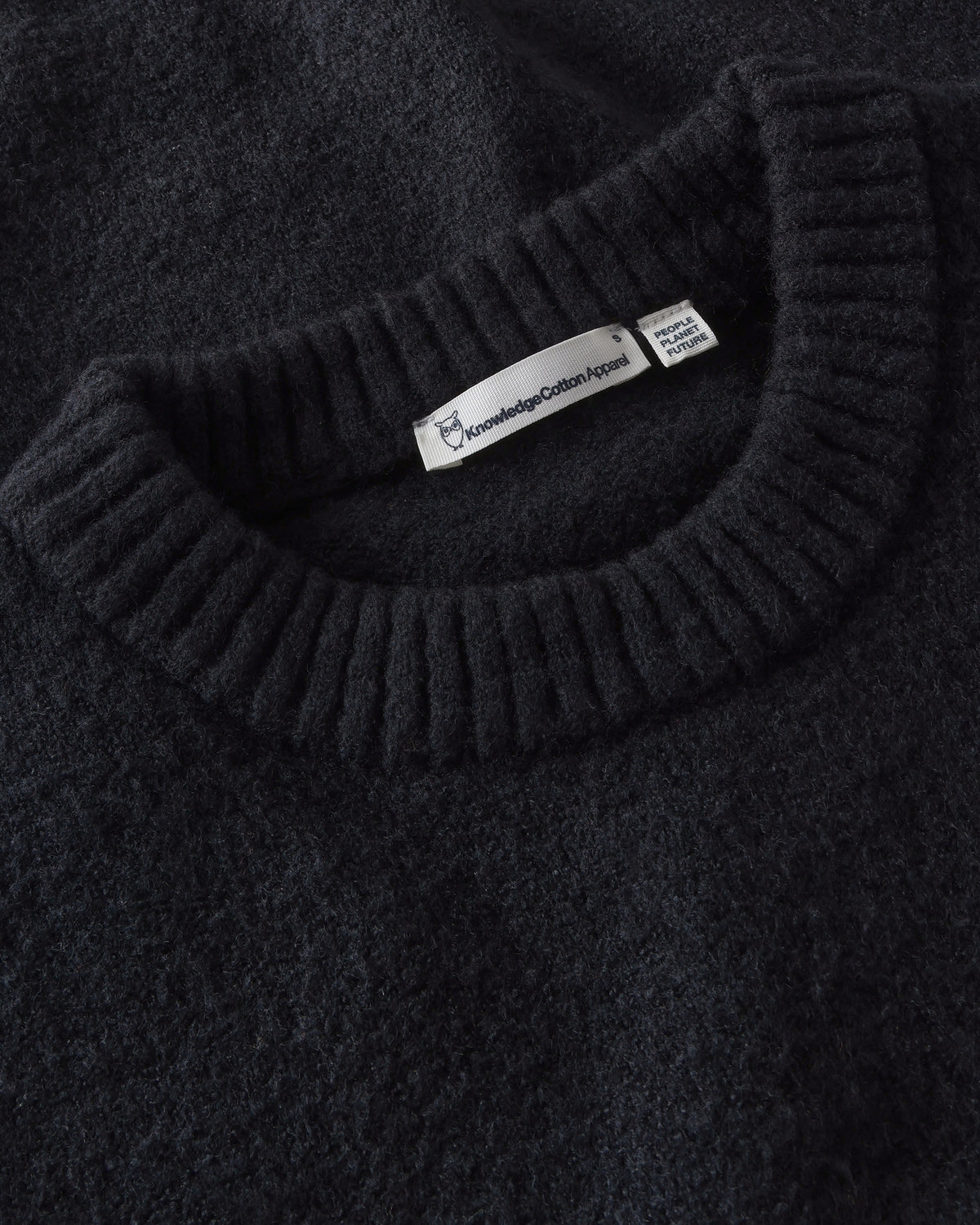 KnowledgeCotton Apparel - WMN Soufflé yarn sweater Knits 1300 Black Jet