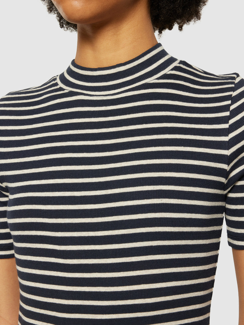 KnowledgeCotton Apparel - WMN Striped rib high neck short sleeved T-shirts 8003 Stripe - navy