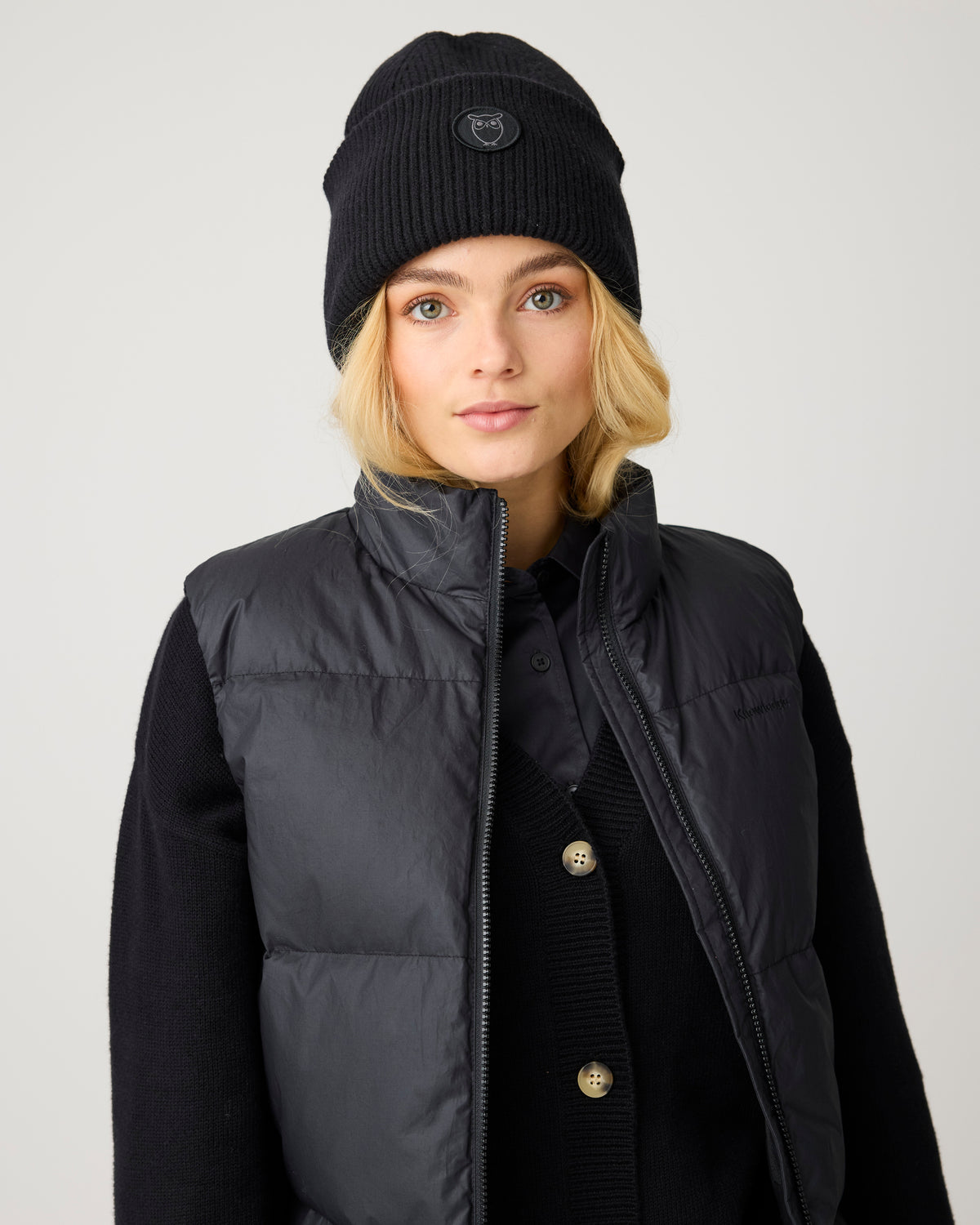 KnowledgeCotton Apparel - WMN Vent 90 puffer vest Vests 1300 Black Jet