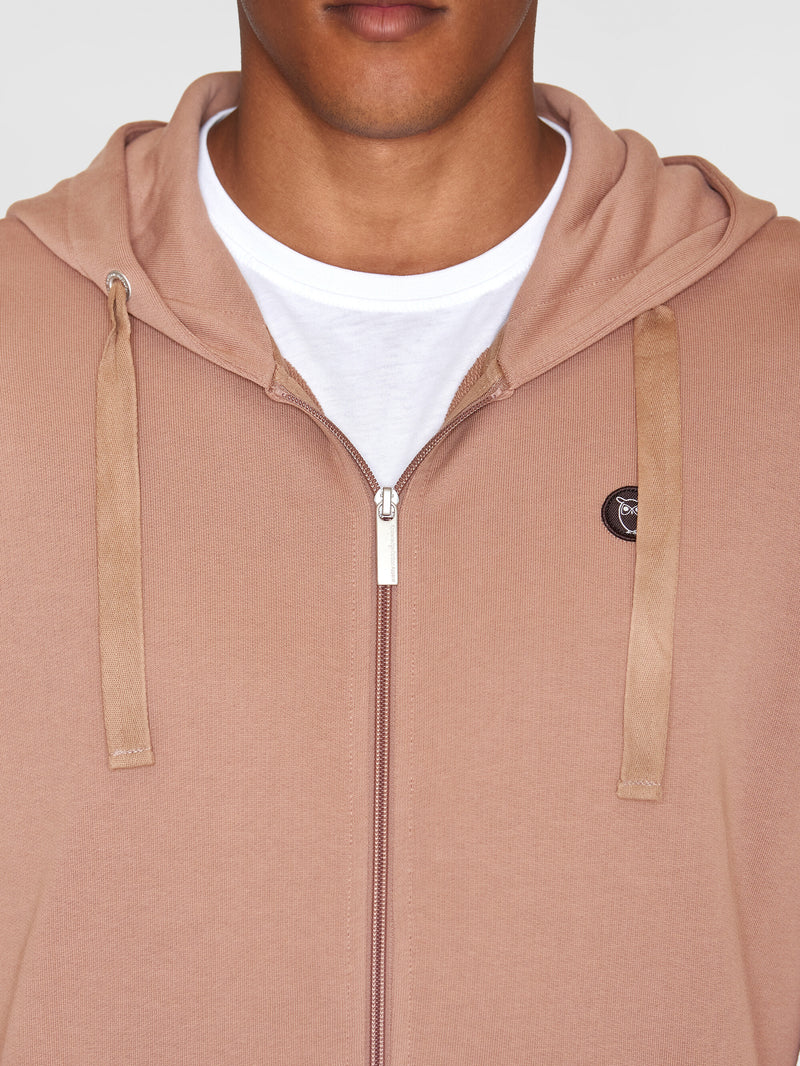 KnowledgeCotton Apparel - MEN Zip hood kangaroo badge sweat Sweats 1437 Chocolate Malt